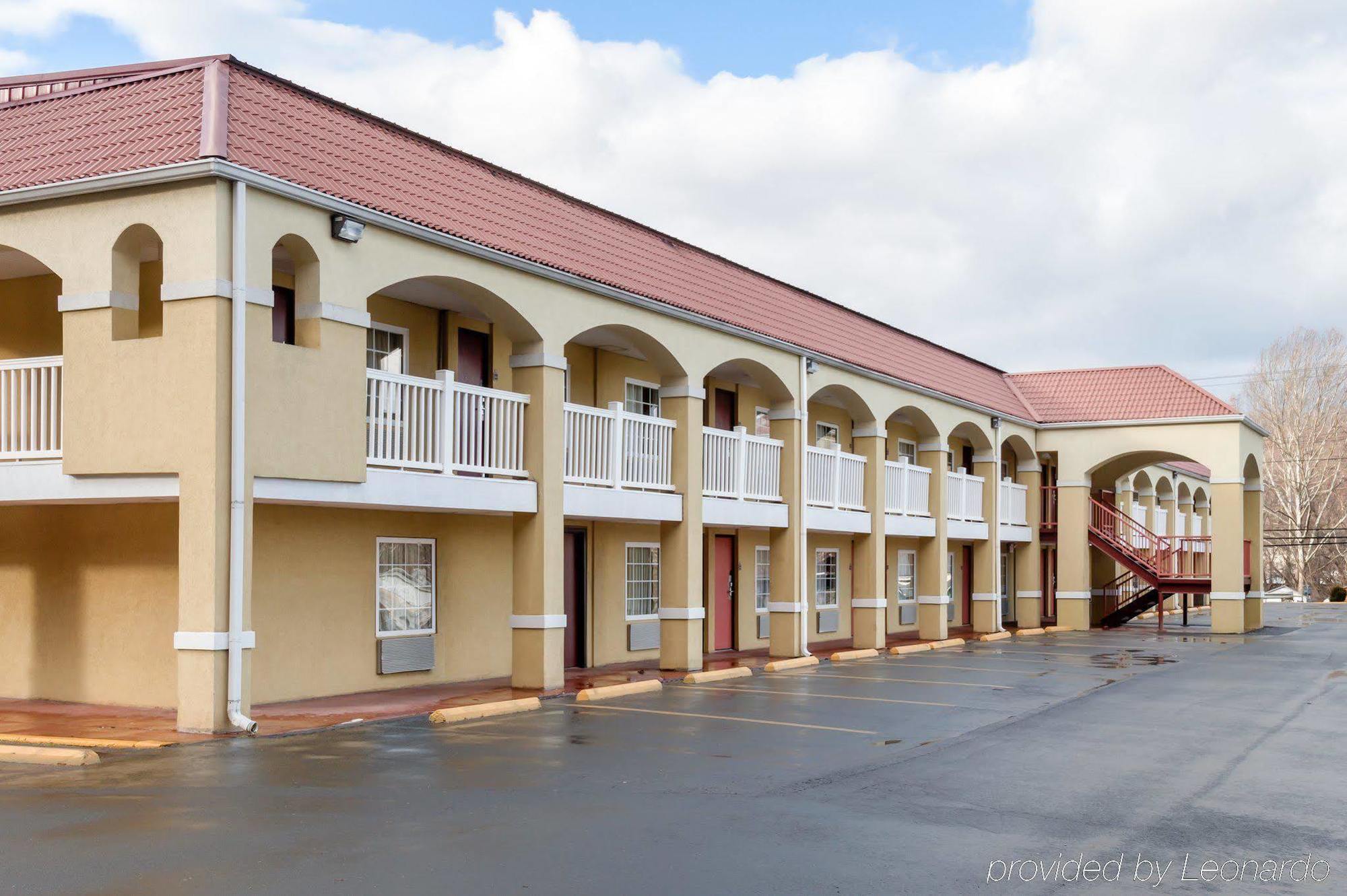 Econo Lodge Huntington - Barboursville University Area Eksteriør billede