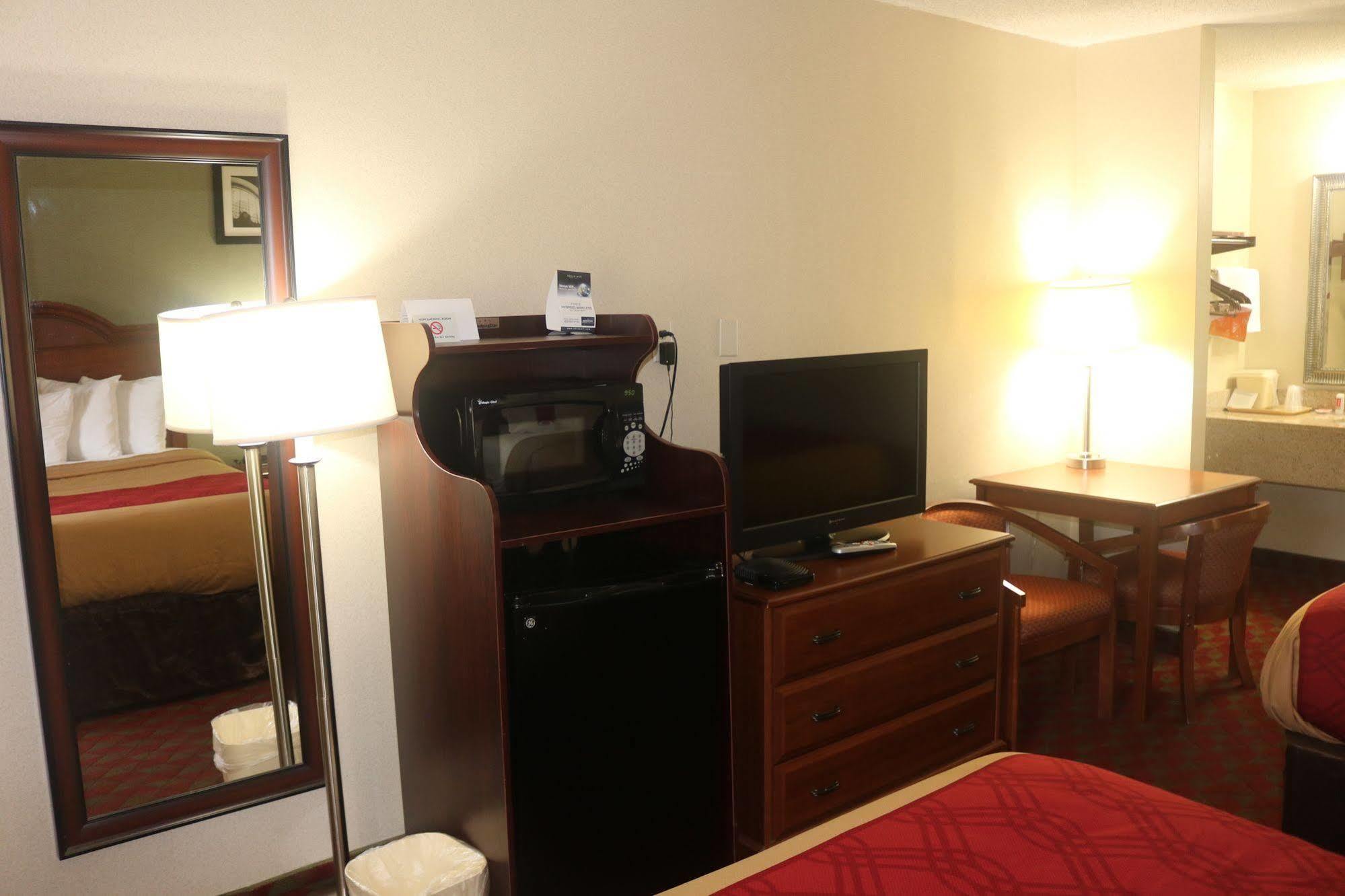 Econo Lodge Huntington - Barboursville University Area Eksteriør billede