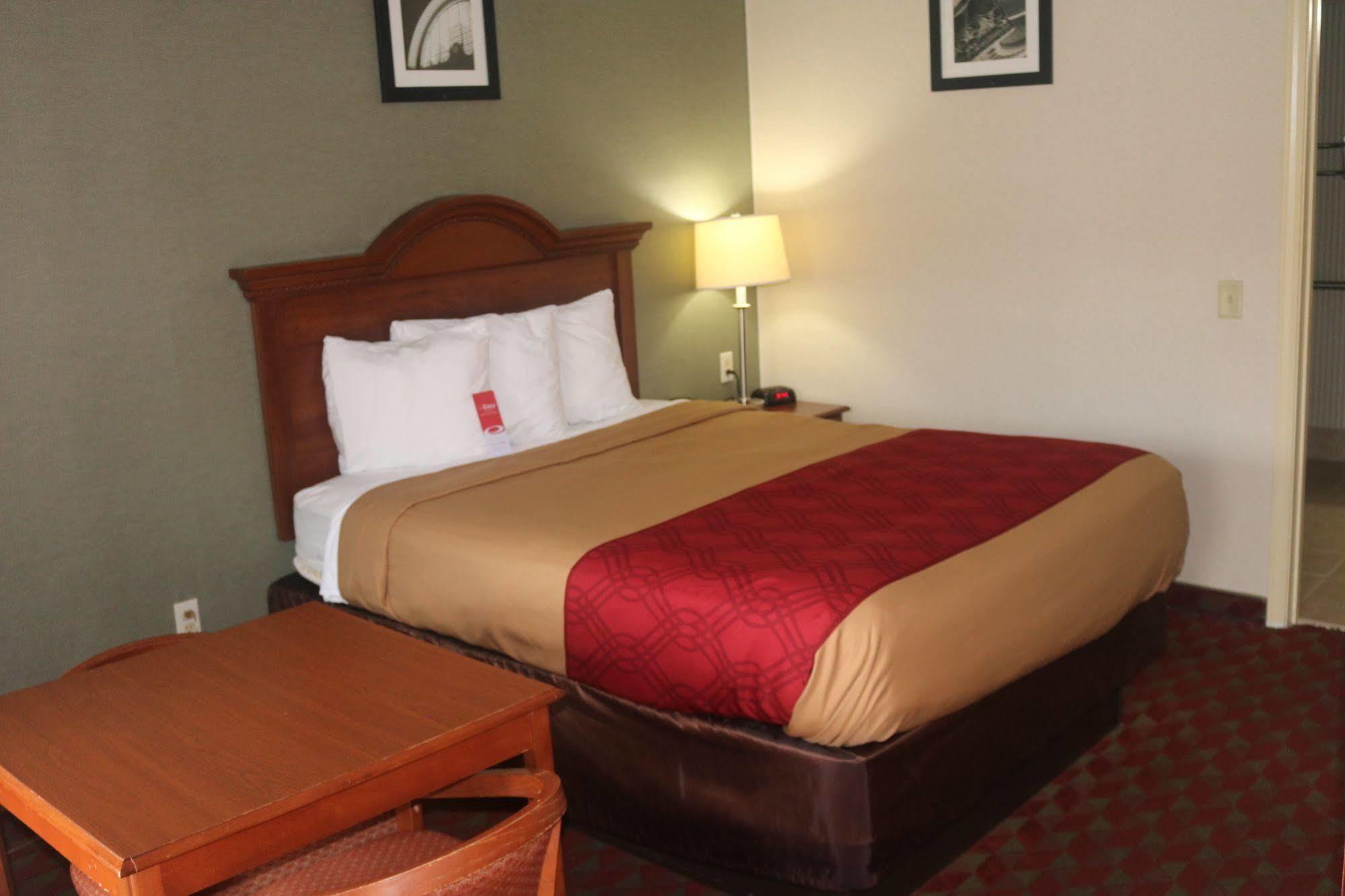 Econo Lodge Huntington - Barboursville University Area Eksteriør billede