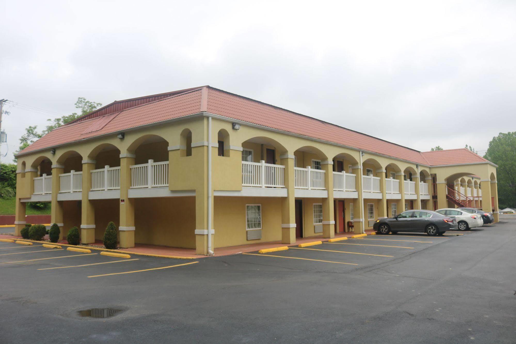 Econo Lodge Huntington - Barboursville University Area Eksteriør billede
